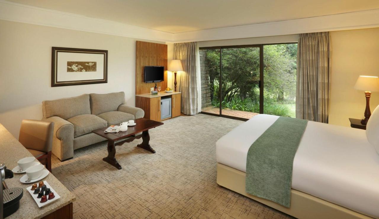 Drakensberg Sun Resort Cathkin Park ภายนอก รูปภาพ