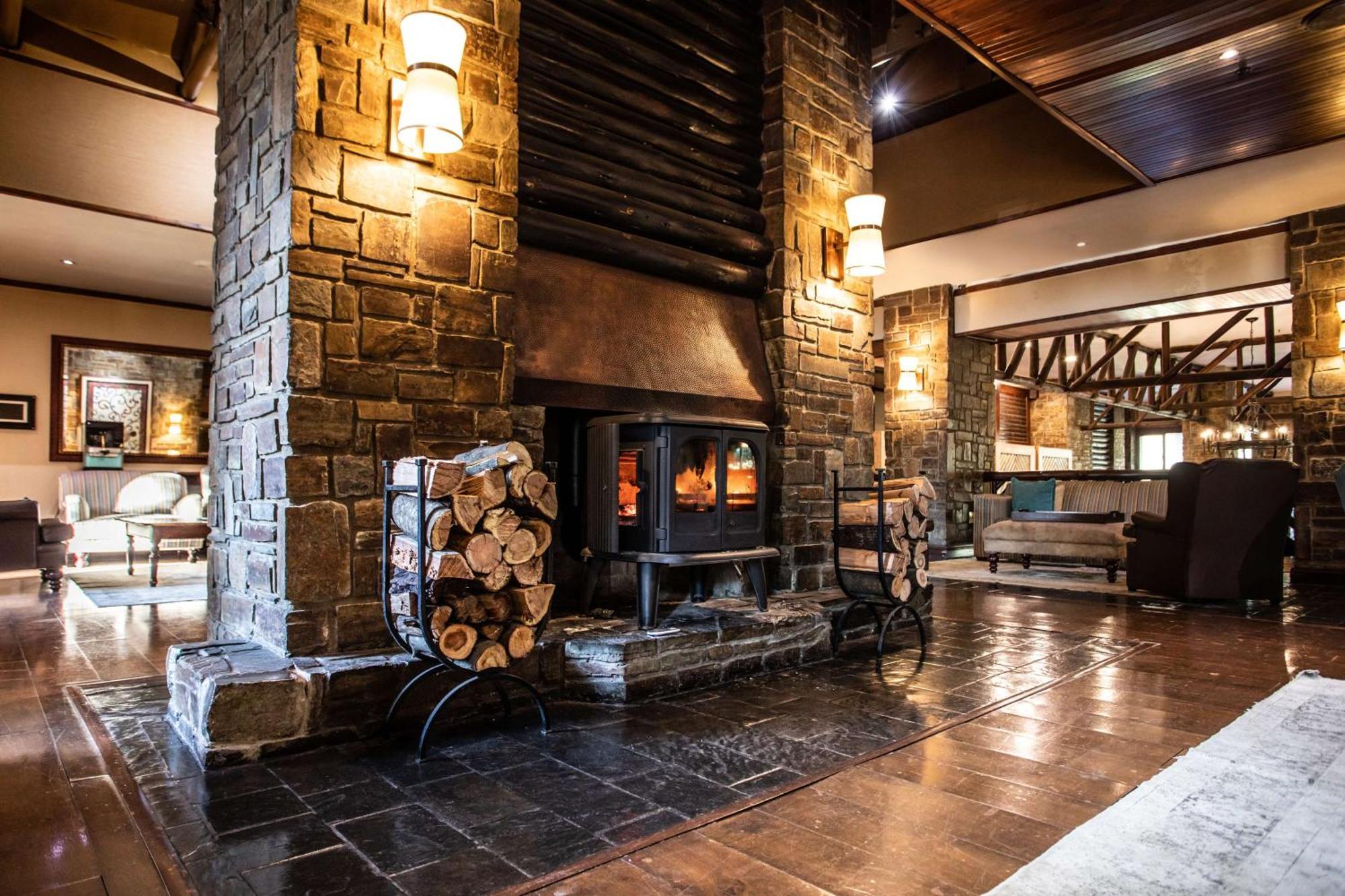 Drakensberg Sun Resort Cathkin Park ภายนอก รูปภาพ