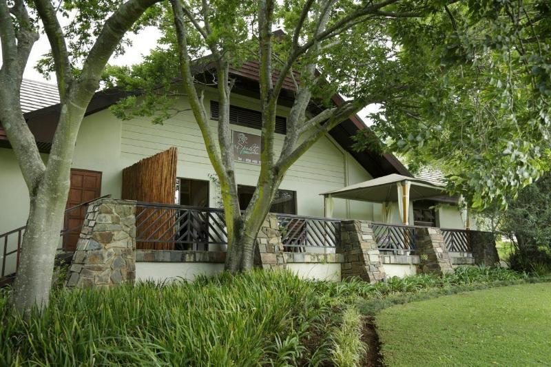 Drakensberg Sun Resort Cathkin Park ภายนอก รูปภาพ